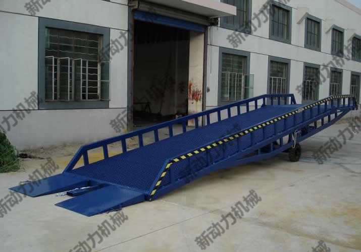 DCQ移動(dòng)式登車(chē)橋